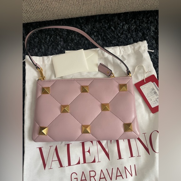 【VALENTINO】ROMAN STUD CLUTCH BAG Valentino Garavani | Bags | Valentino Roman Studs Clutch Bag